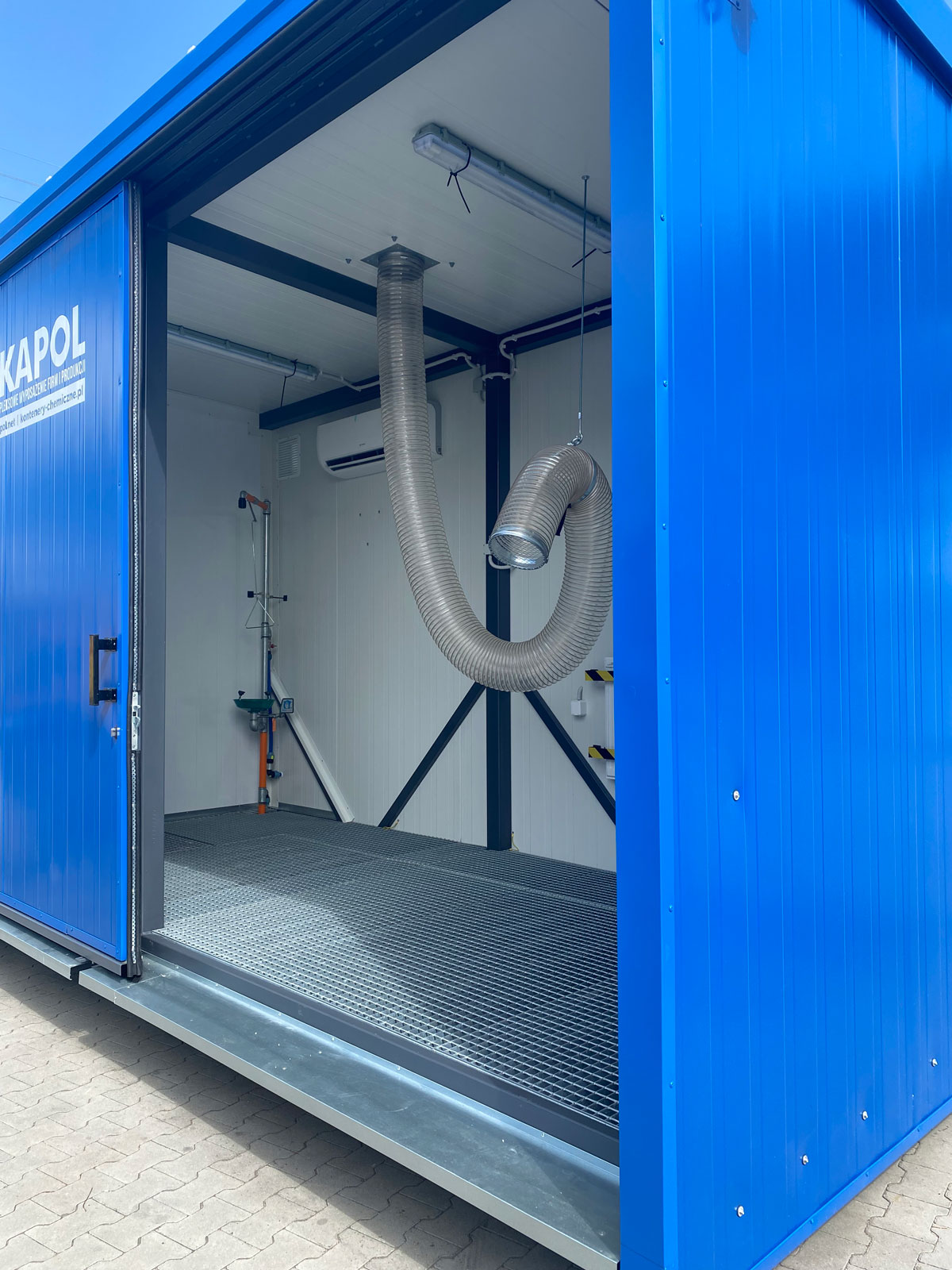 Gevaarstoffenopslag, containers voor gevaarlijke stoffen, vrijstaande container, opslagsystemen voor gevaarlijke stoffen van de specialist, gevaarlijke stoffen container • Fabrikant IKAPOL