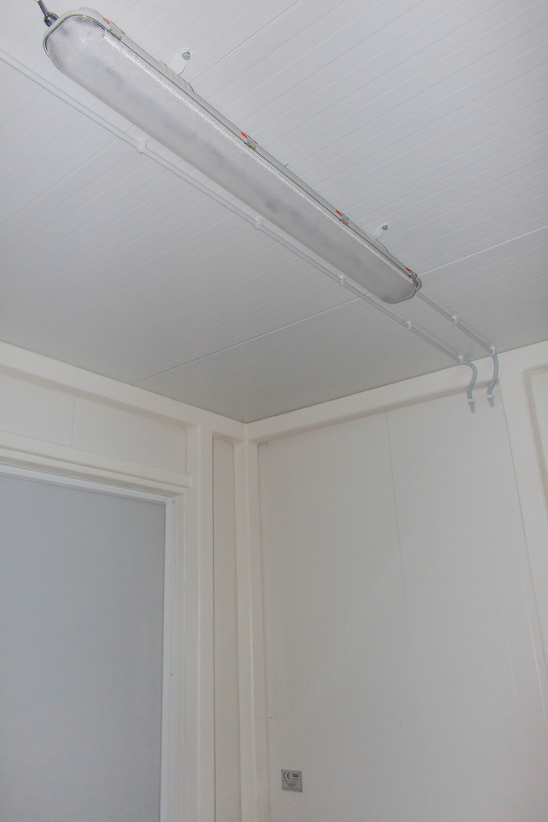 Brandwerende container voor passieve opslag van ontvlambare stoffen